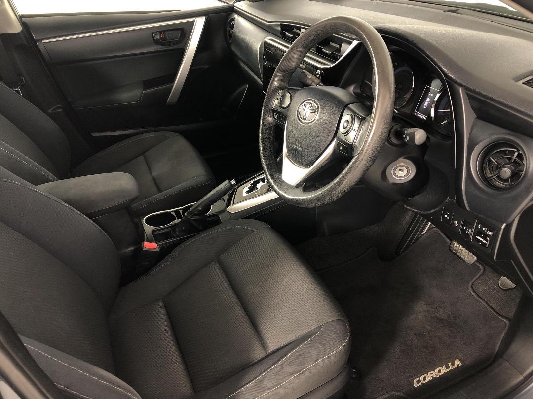 Photo '16' of Toyota Corolla Photo '16' of Toyota Corolla