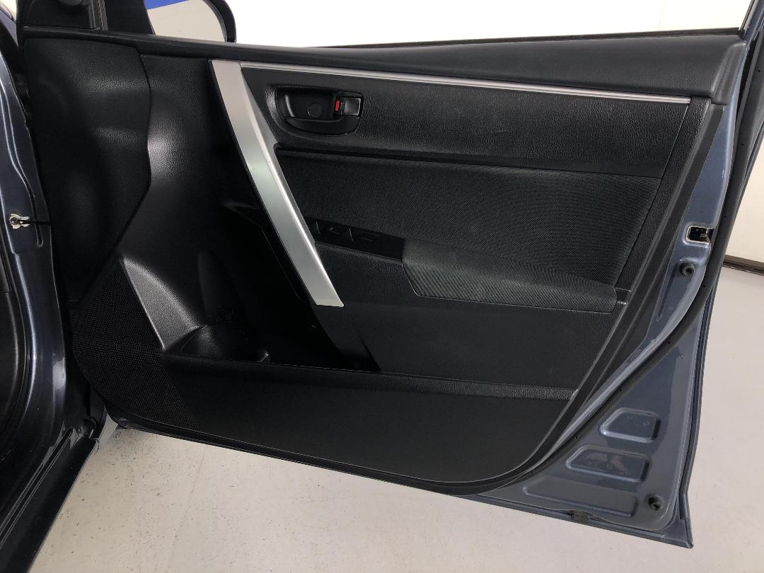 Photo '15' of Toyota Corolla Photo '15' of Toyota Corolla