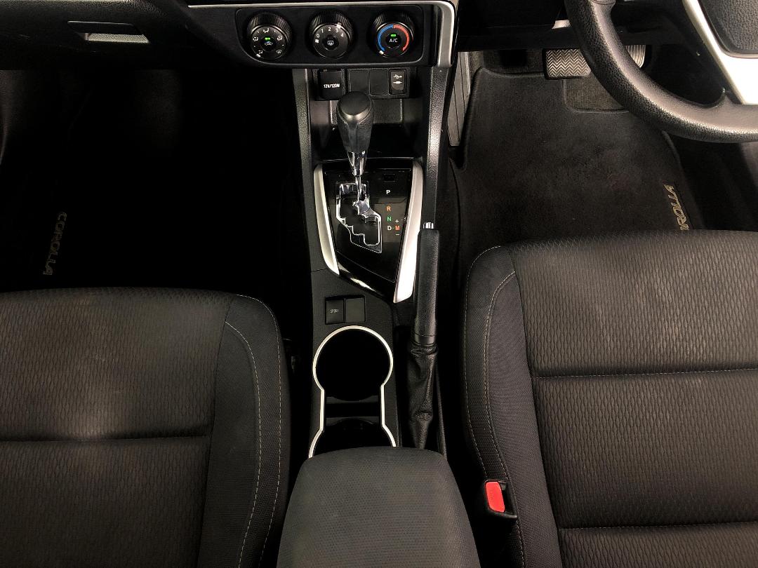 Photo '18' of Toyota Corolla Photo '18' of Toyota Corolla