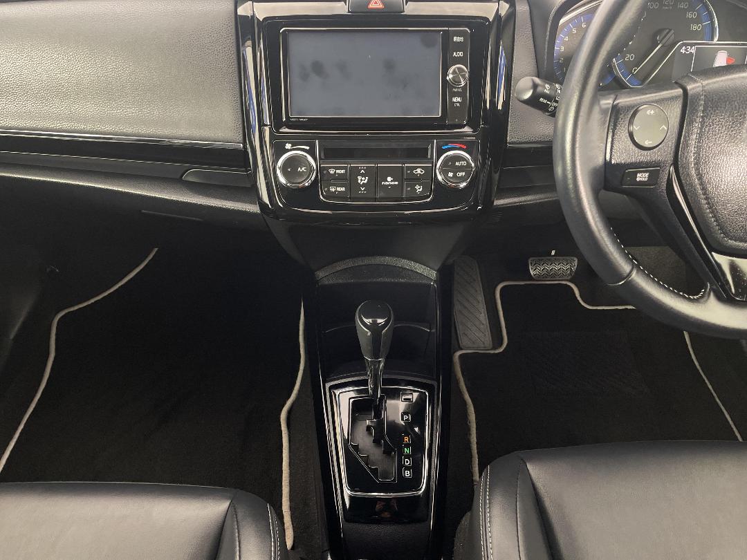 Photo '18' of Toyota Corolla