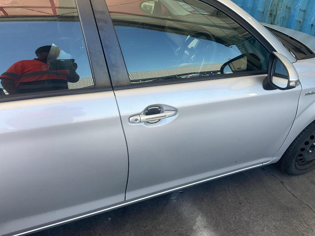 Photo '16' of Toyota Corolla Axio Photo '16' of Toyota Corolla Axio