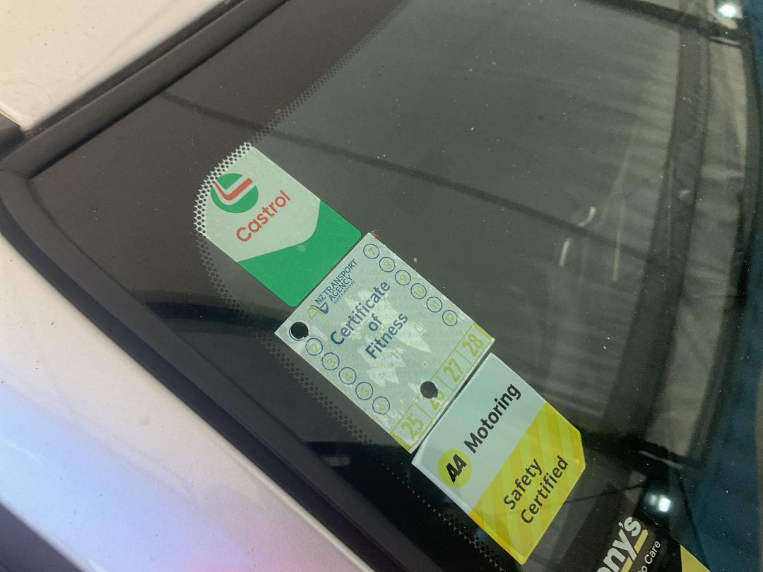 Photo '25' of Toyota Corolla Axio Photo '25' of Toyota Corolla Axio