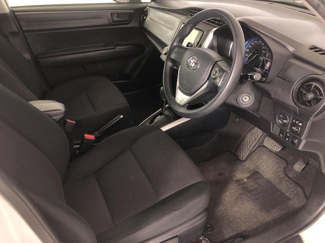 Photo '16' of Toyota Corolla