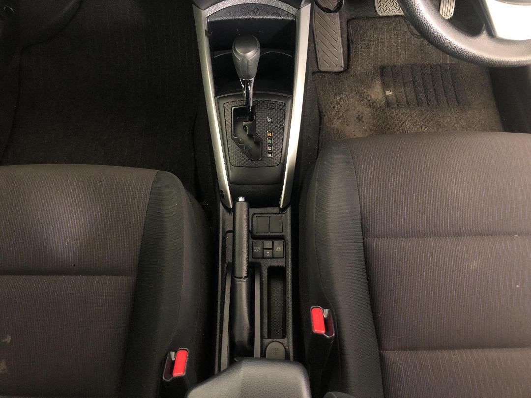 Photo '18' of Toyota Corolla