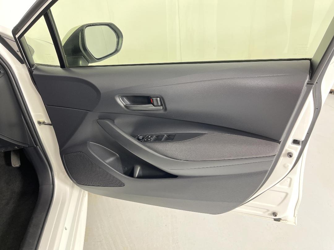 Photo '15' of Toyota Corolla Photo '15' of Toyota Corolla