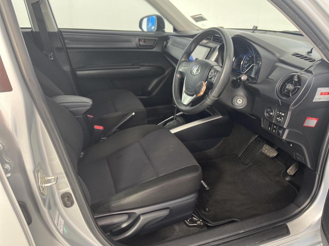 Photo '16' of Toyota Corolla