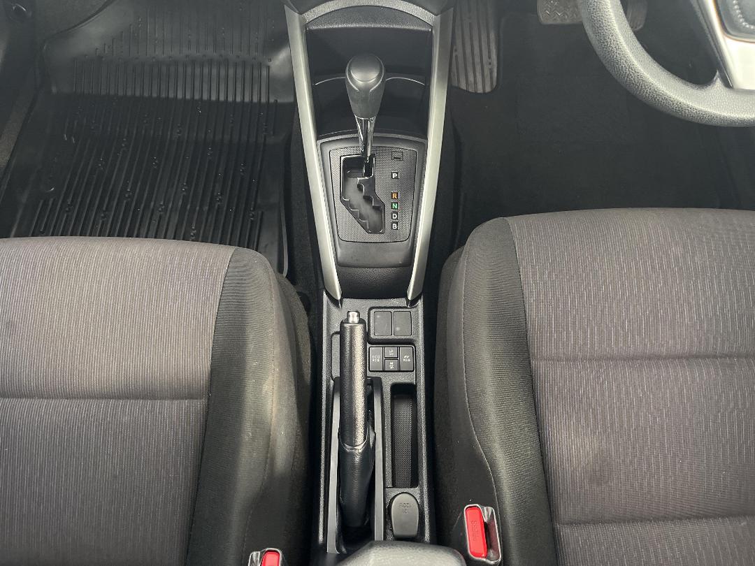 Photo '18' of Toyota Corolla