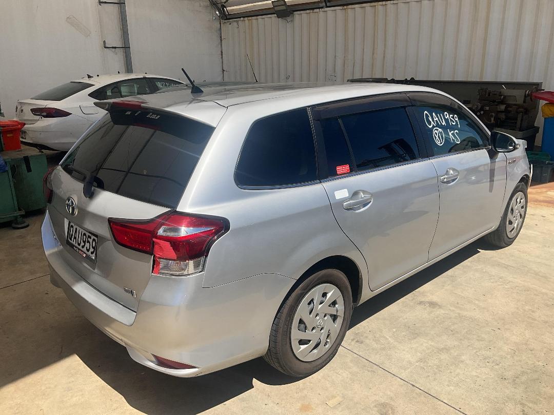 Photo '5' of Toyota Corolla Fielder Hybrid Photo '5' of Toyota Corolla Fielder Hybrid