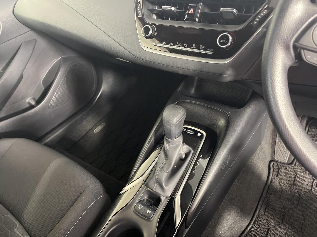 Photo '18' of Toyota Corolla