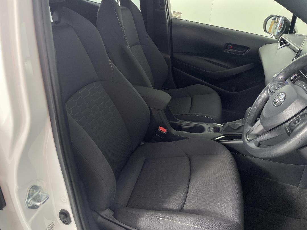 Photo '16' of Toyota Corolla Photo '16' of Toyota Corolla