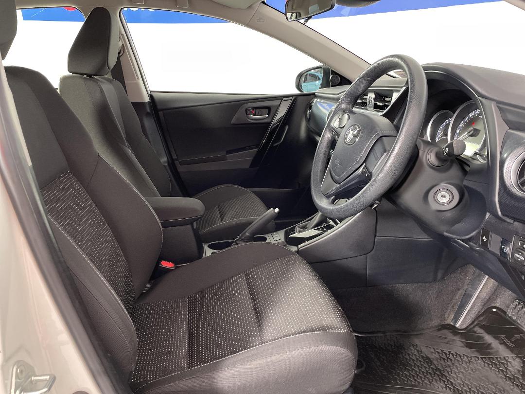 Photo '16' of Toyota Corolla