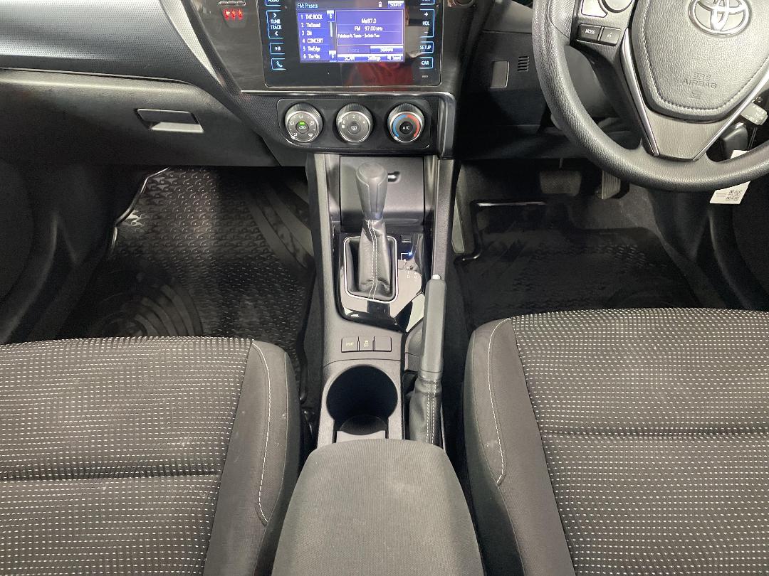 Photo '18' of Toyota Corolla