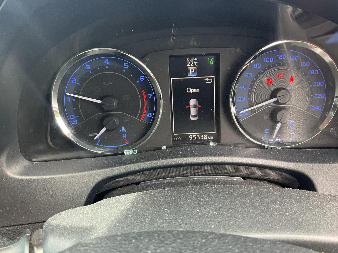 Photo '10' of Toyota Corolla GX