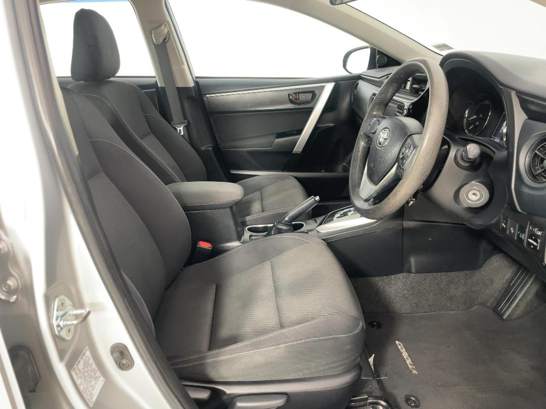 Photo '16' of Toyota Corolla Photo '16' of Toyota Corolla