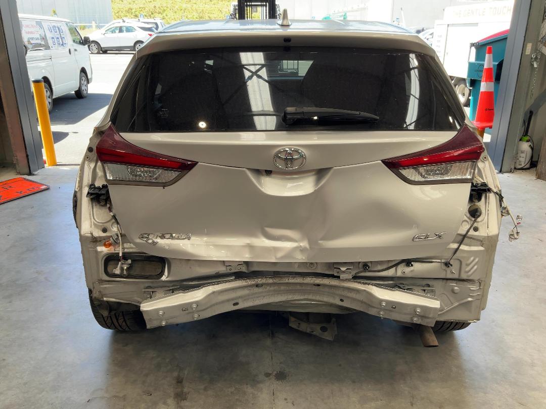 Photo '6' of Toyota Corolla GLX