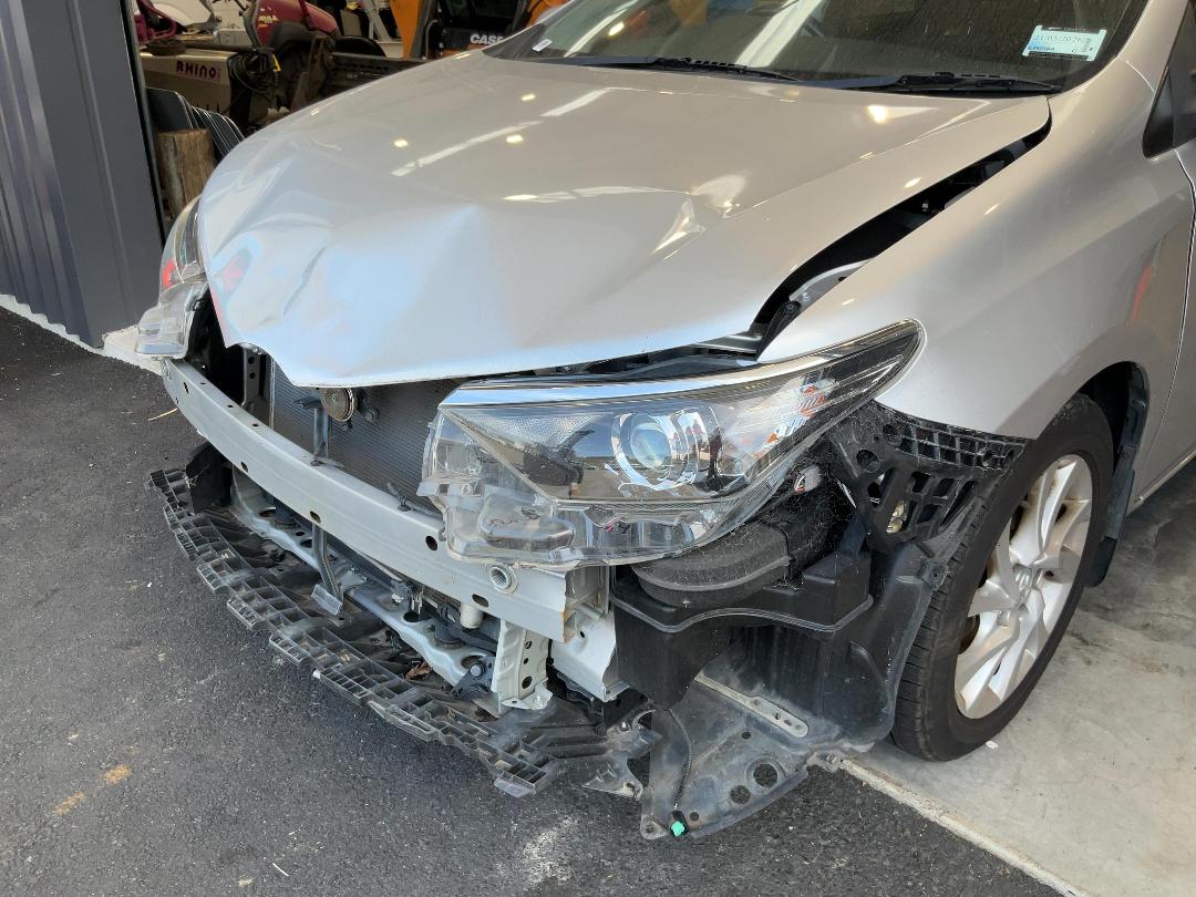 Photo '16' of Toyota Corolla GLX