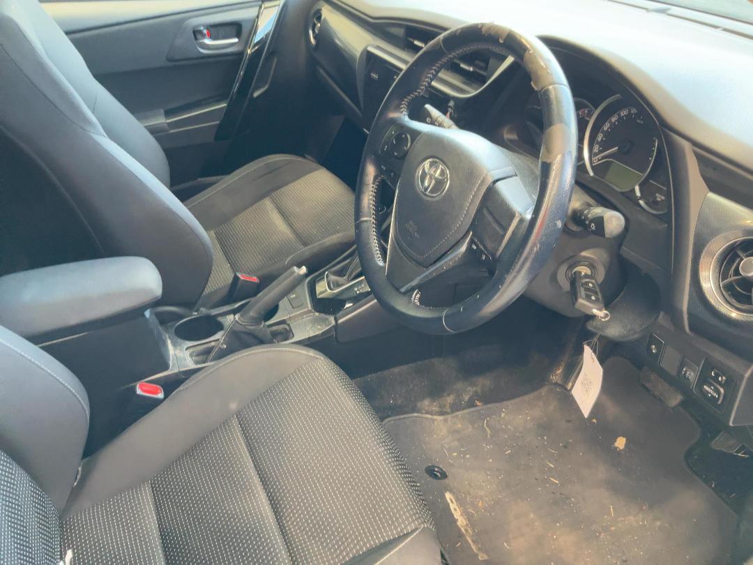 Photo '17' of Toyota Corolla GLX