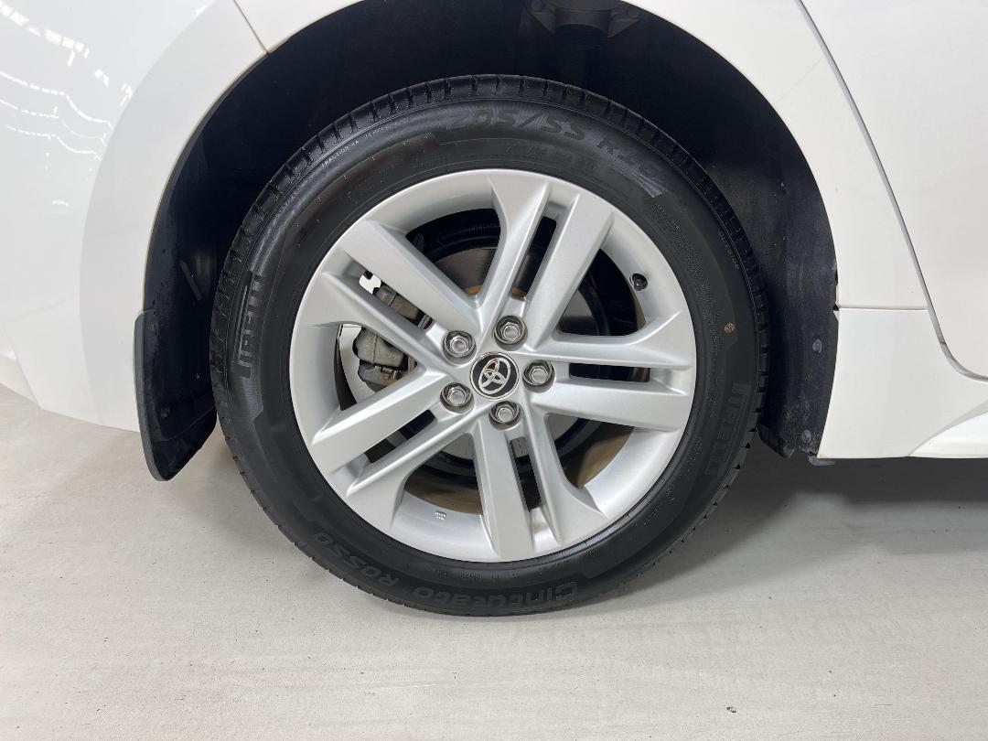 Photo '12' of Toyota Corolla