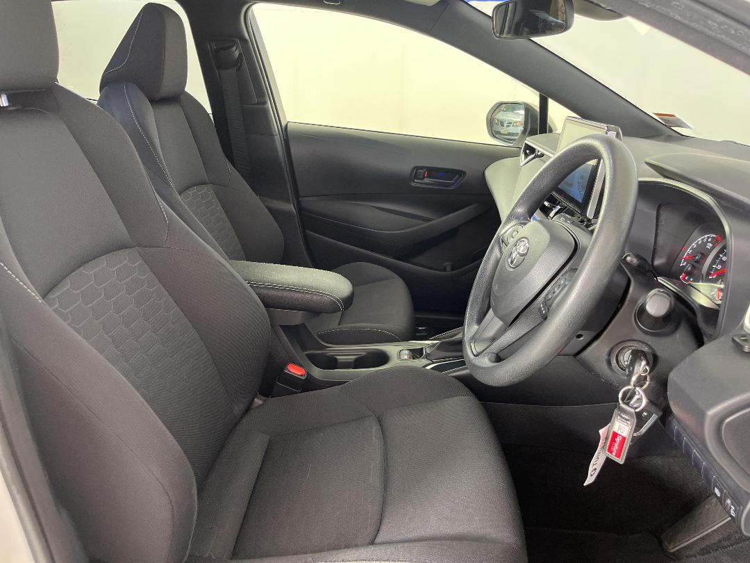 Photo '16' of Toyota Corolla