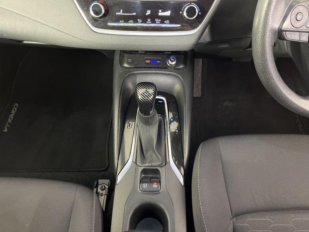 Photo '23' of Toyota Corolla