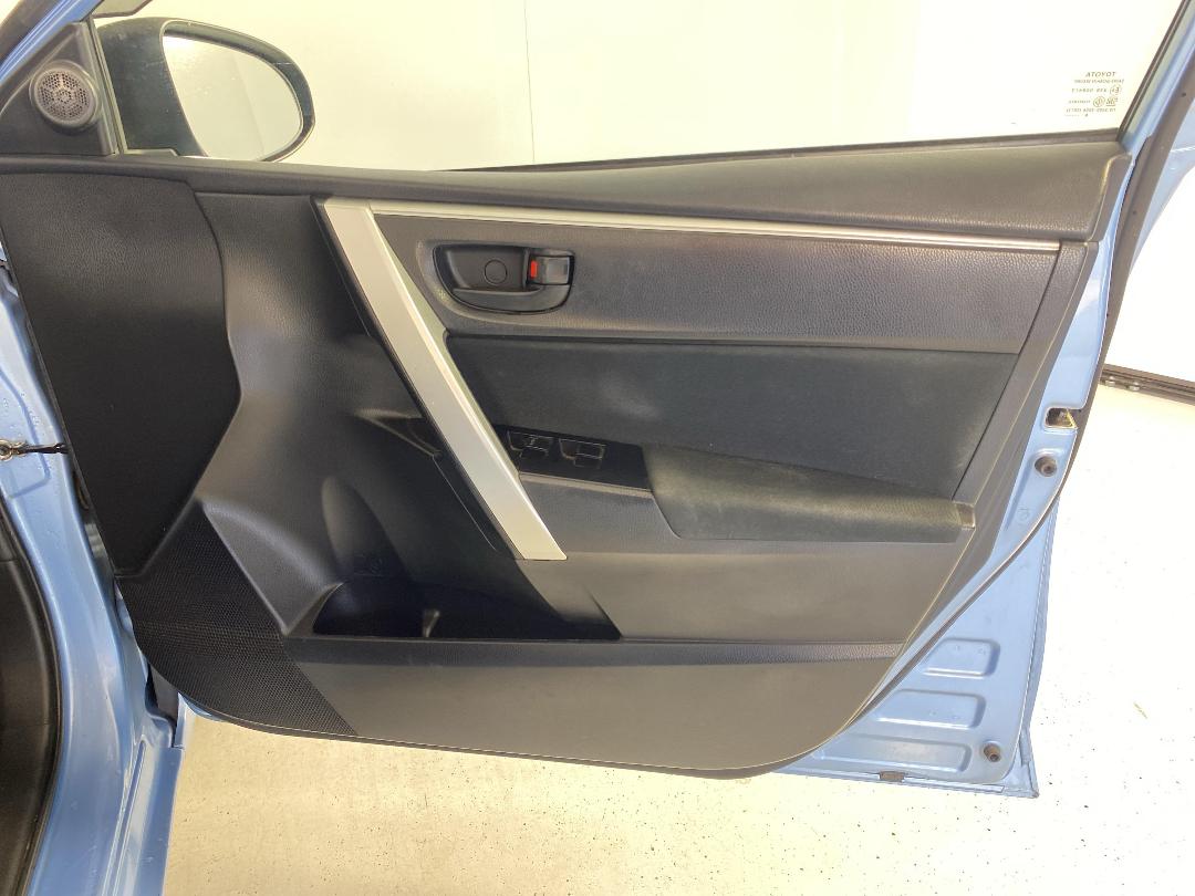 Photo '15' of Toyota Corolla