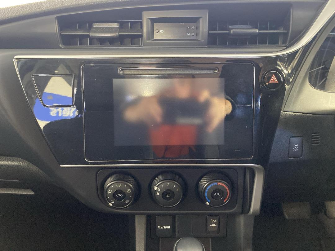 Photo '18' of Toyota Corolla