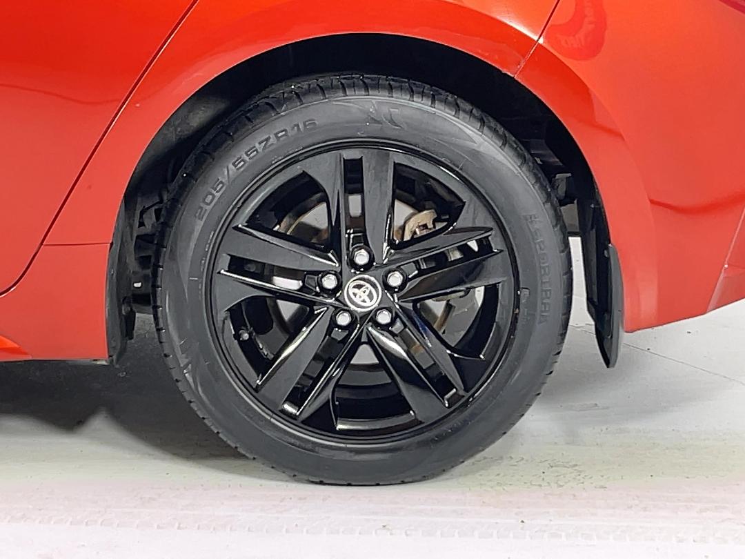 Photo '11' of Toyota Corolla