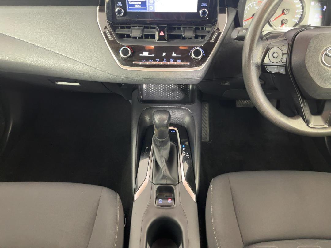 Photo '18' of Toyota Corolla