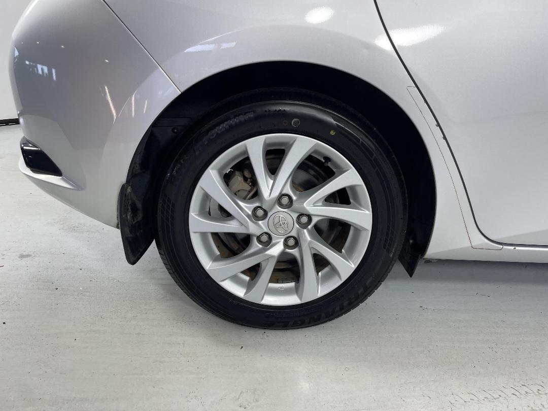 Photo '12' of Toyota Corolla