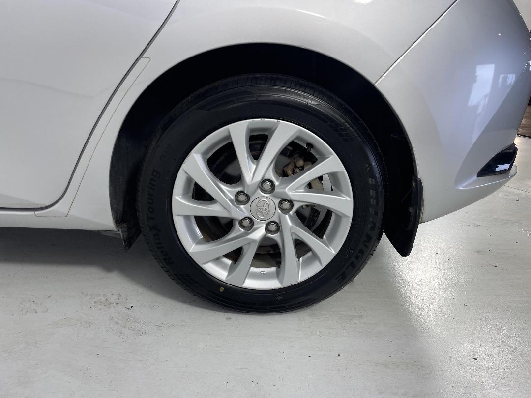 Photo '11' of Toyota Corolla