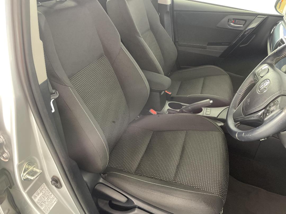 Photo '16' of Toyota Corolla