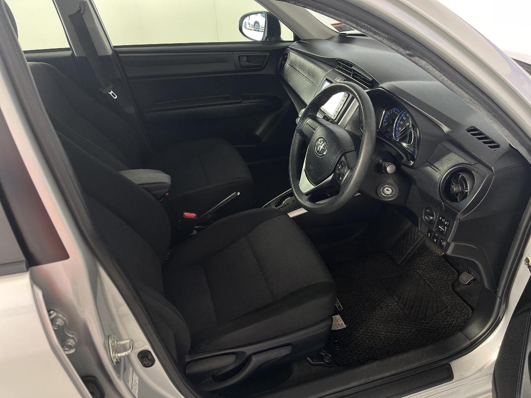 Photo '16' of Toyota Corolla