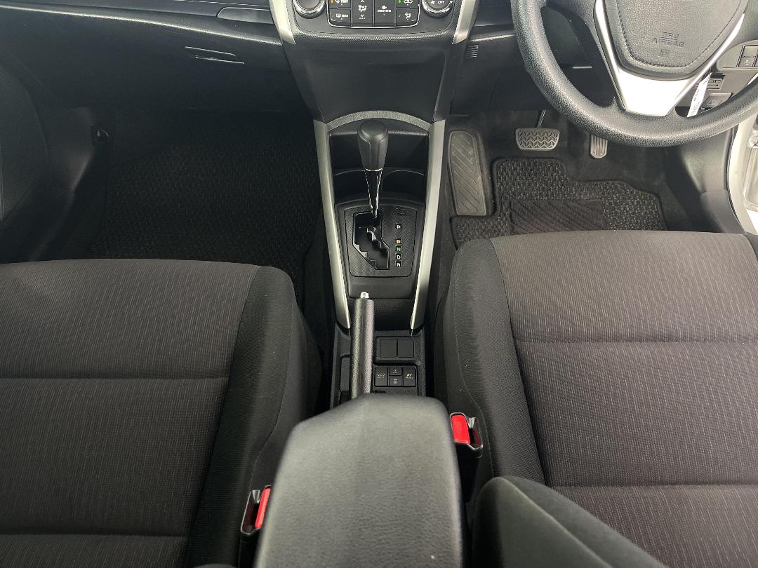 Photo '18' of Toyota Corolla