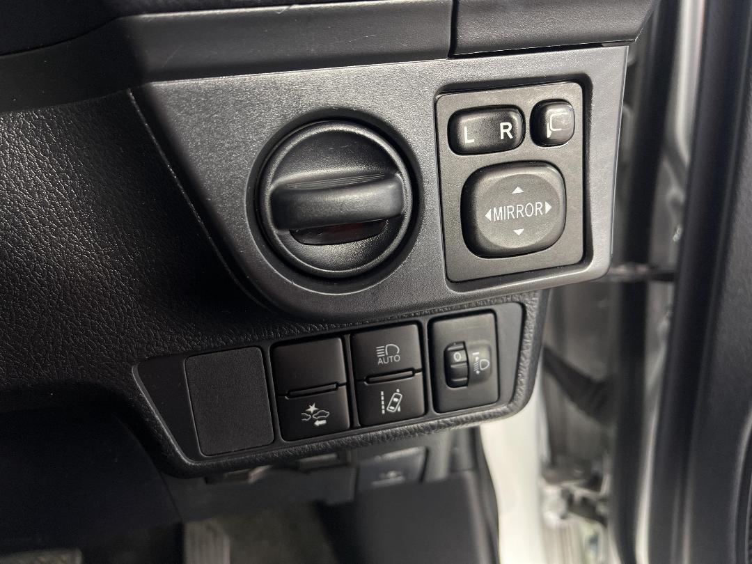 Photo '24' of Toyota Corolla