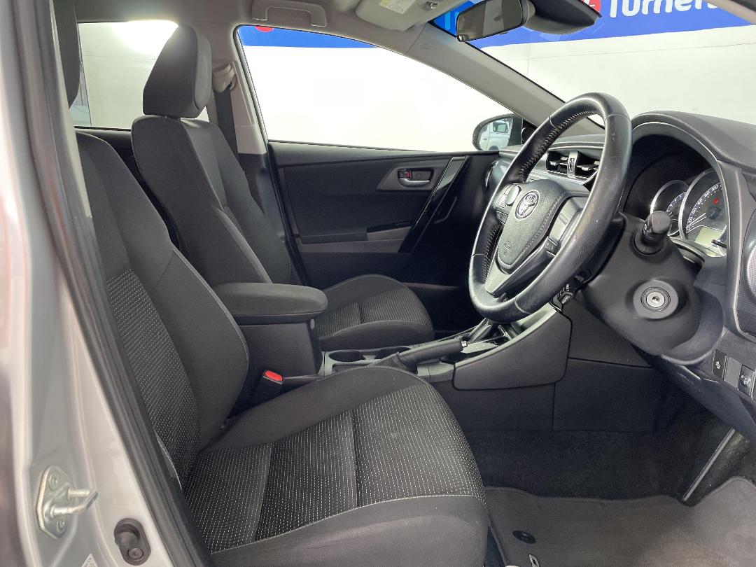 Photo '16' of Toyota Corolla