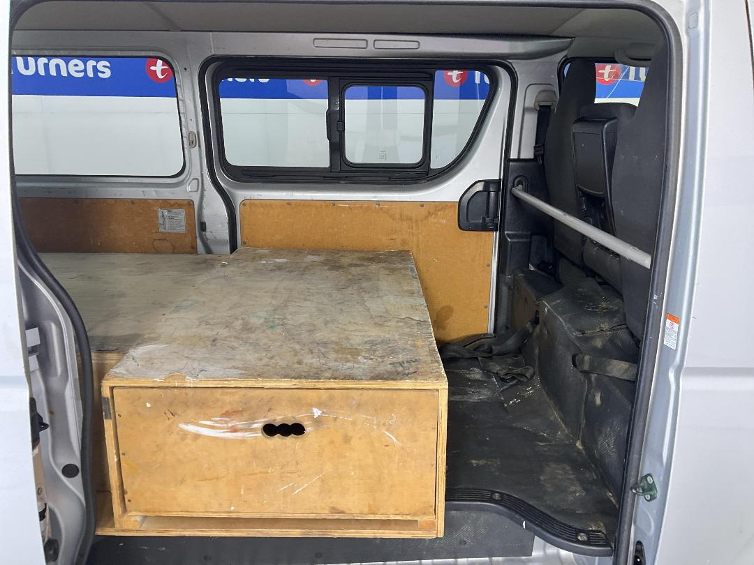 Photo '20' of Toyota Hiace Photo '20' of Toyota Hiace