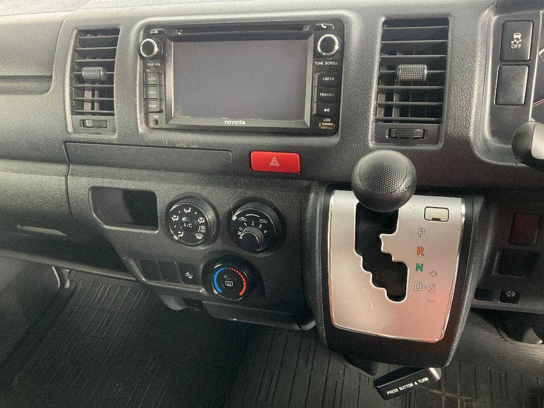 Photo '18' of Toyota Hiace Photo '18' of Toyota Hiace