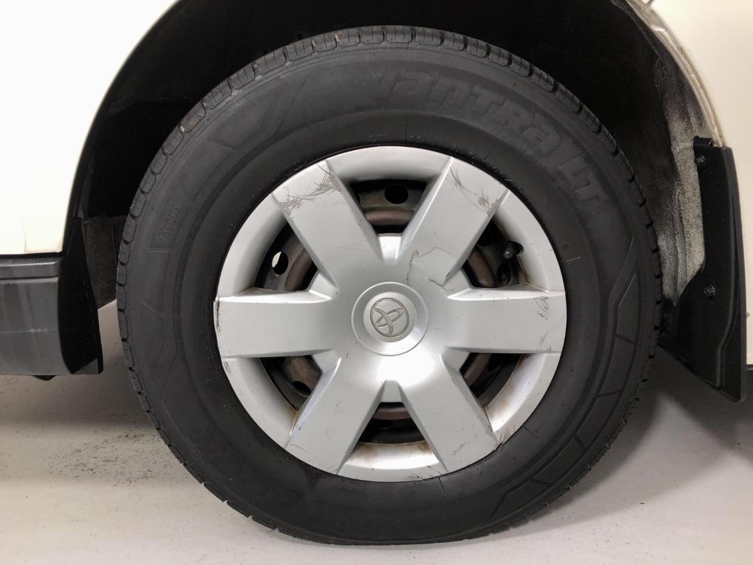 Photo '10' of Toyota Hiace