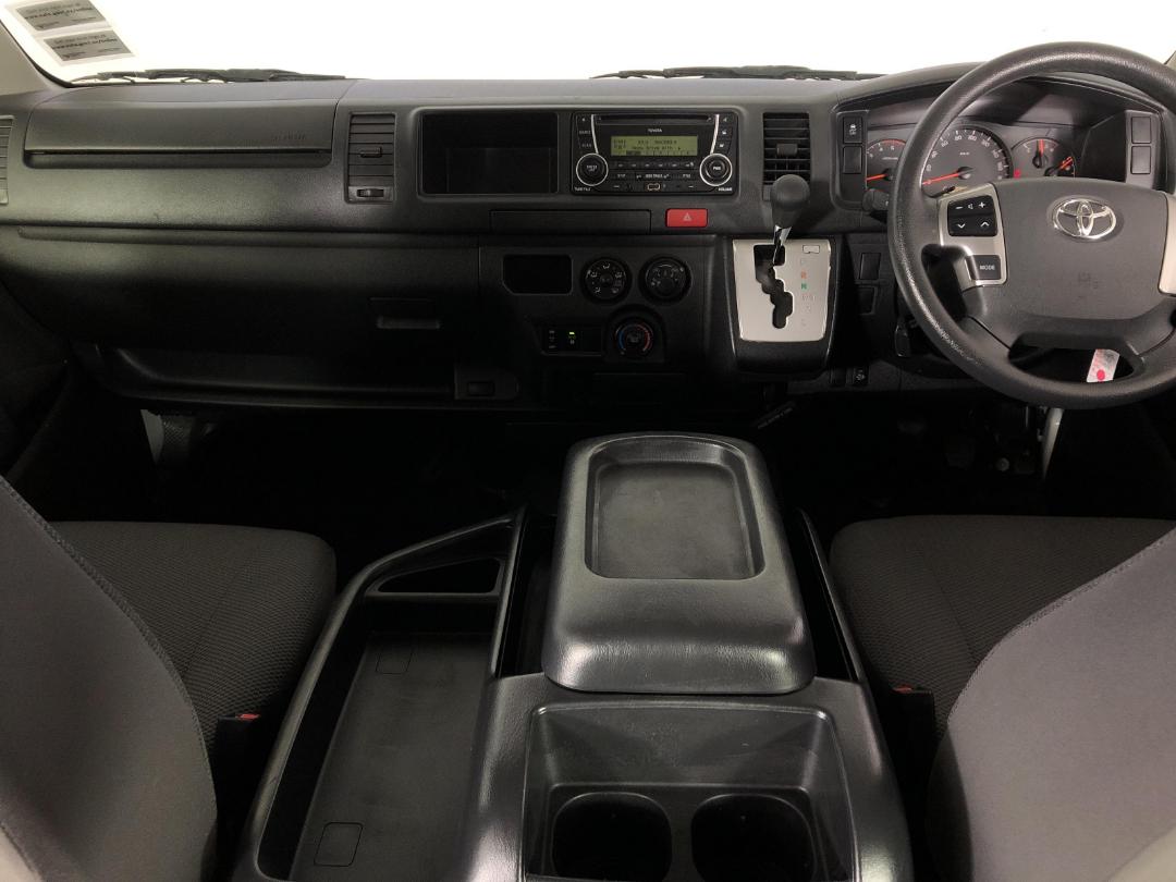 Photo '17' of Toyota Hiace