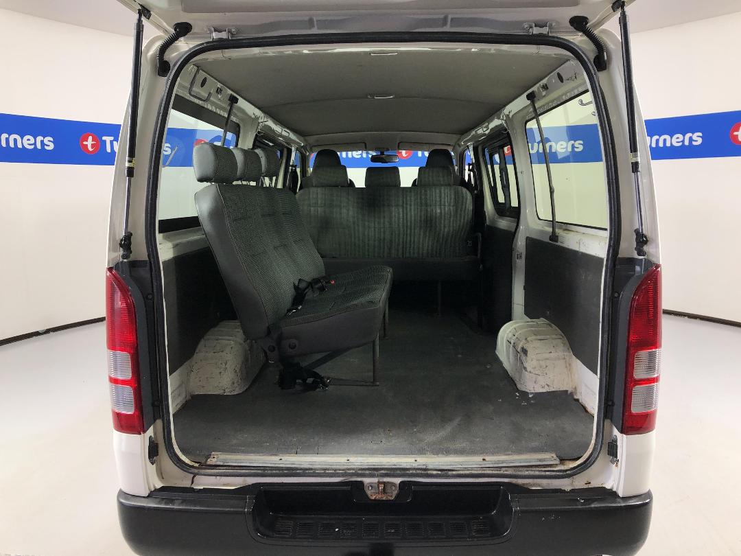 Photo '14' of Toyota Hiace