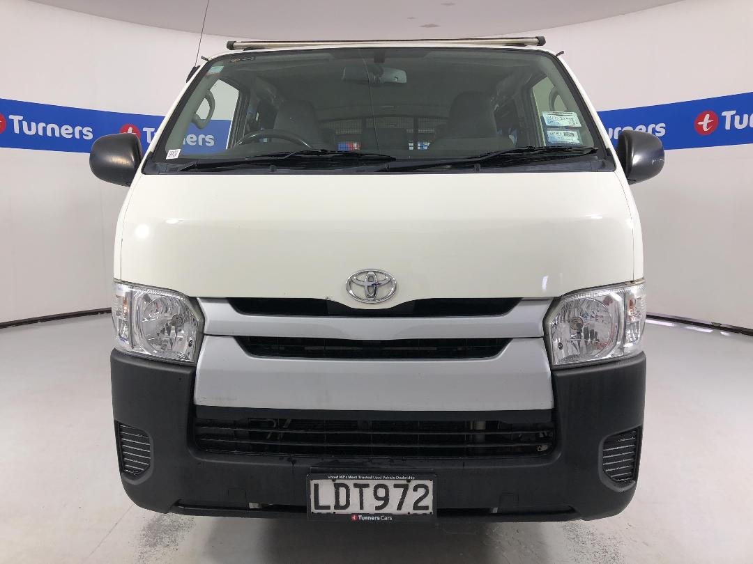 Photo '2' of Toyota Hiace