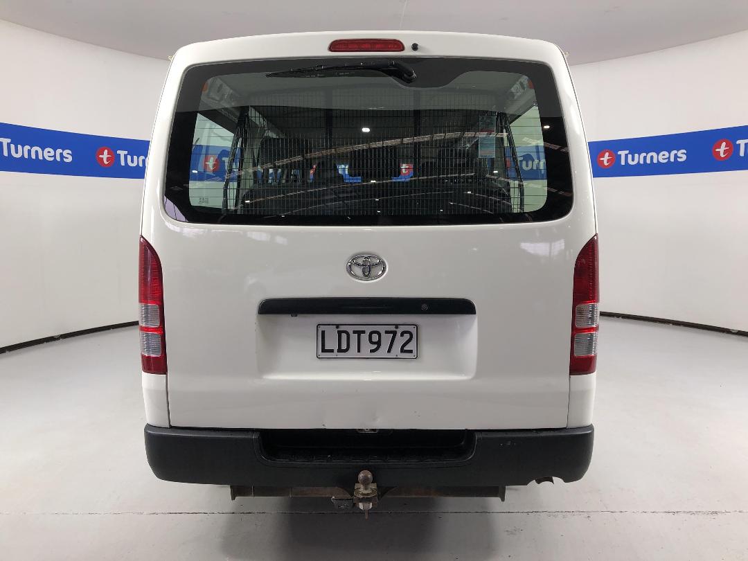 Photo '6' of Toyota Hiace