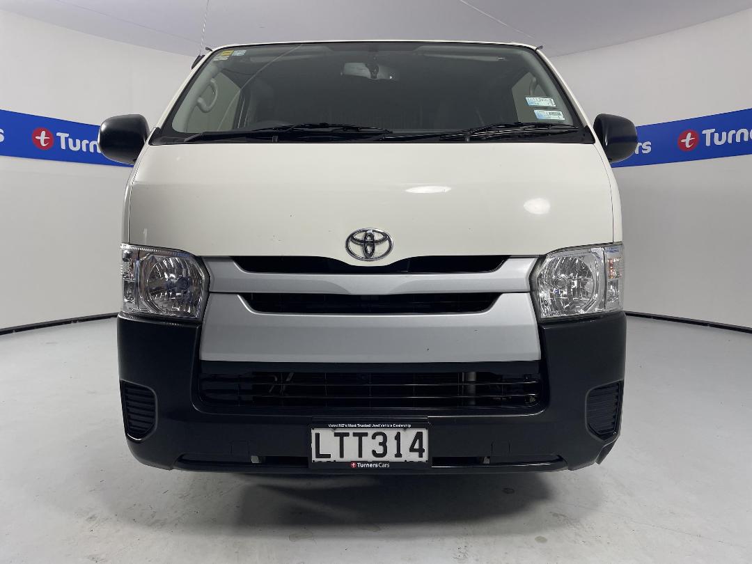 Photo '2' of Toyota Hiace