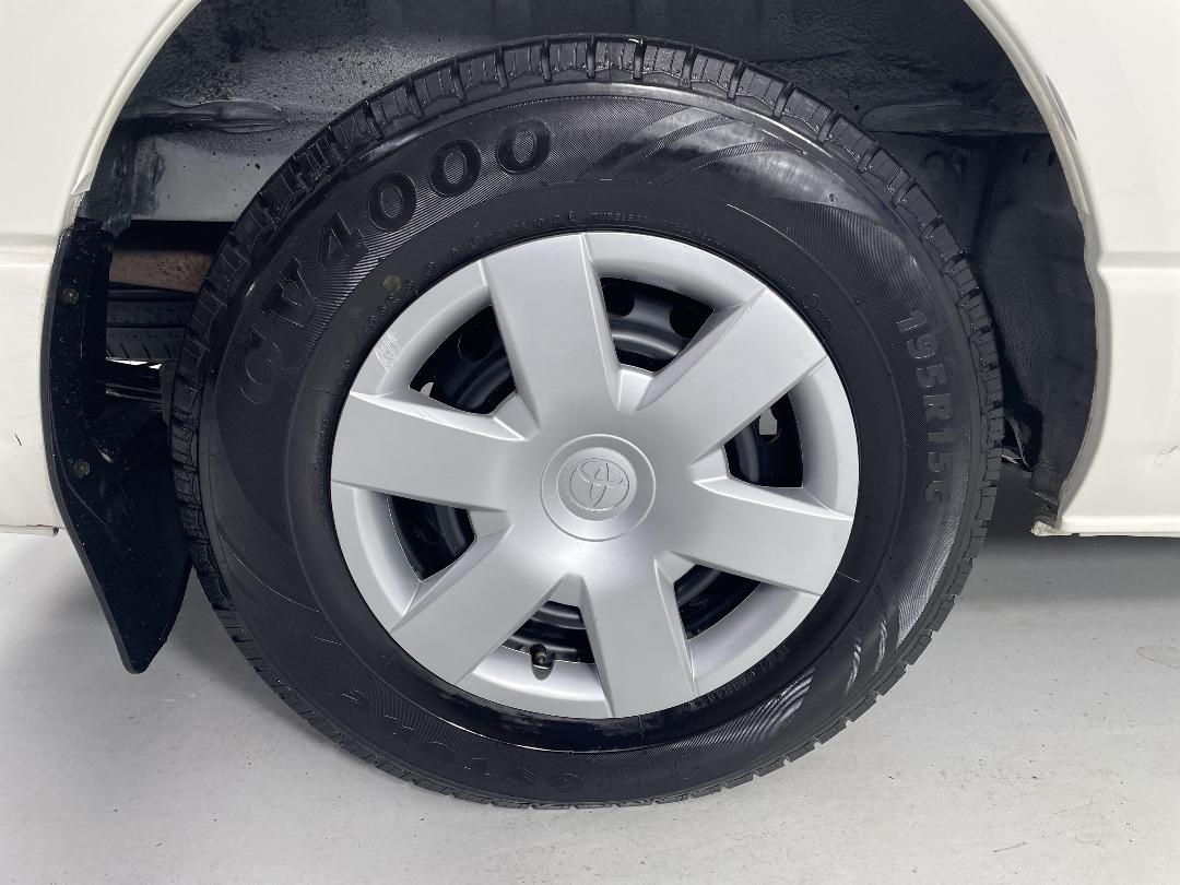 Photo '12' of Toyota Hiace