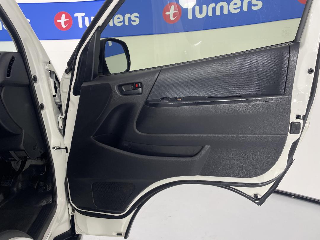 Photo '15' of Toyota Hiace