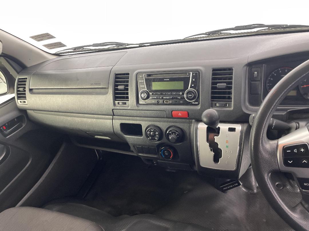 Photo '18' of Toyota Hiace