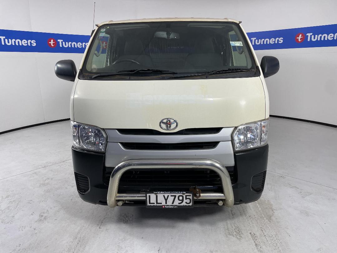 Photo '2' of Toyota Hiace