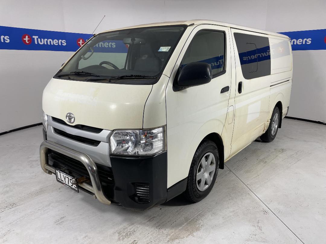 Photo '4' of Toyota Hiace