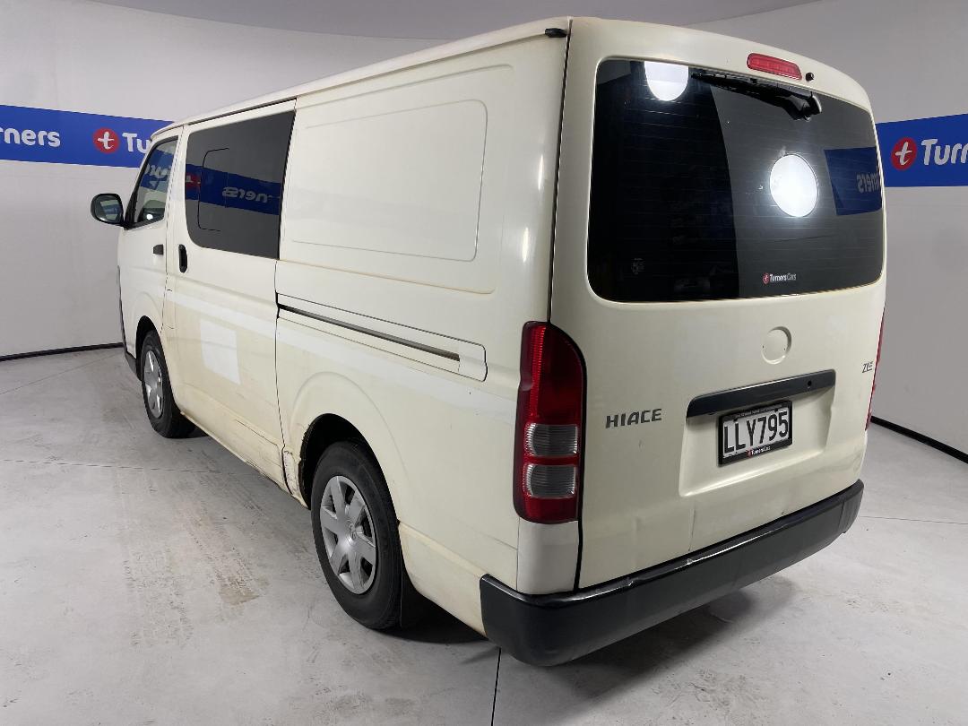 Photo '5' of Toyota Hiace