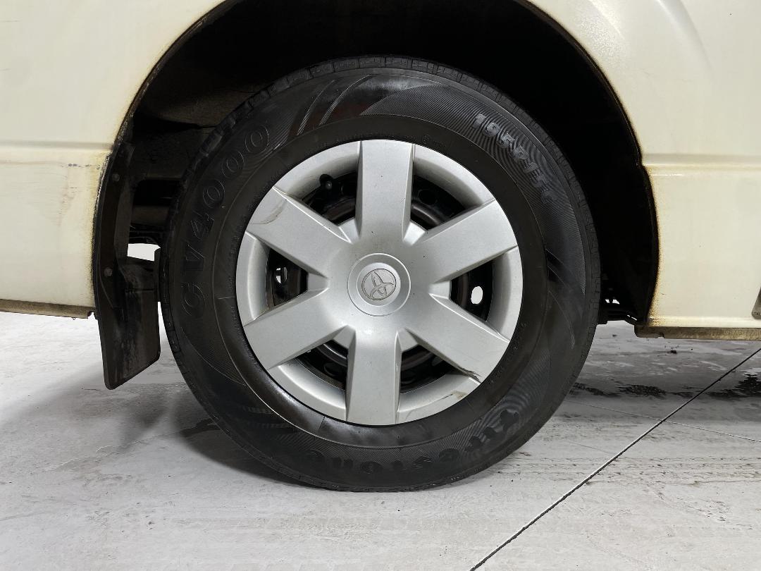 Photo '12' of Toyota Hiace